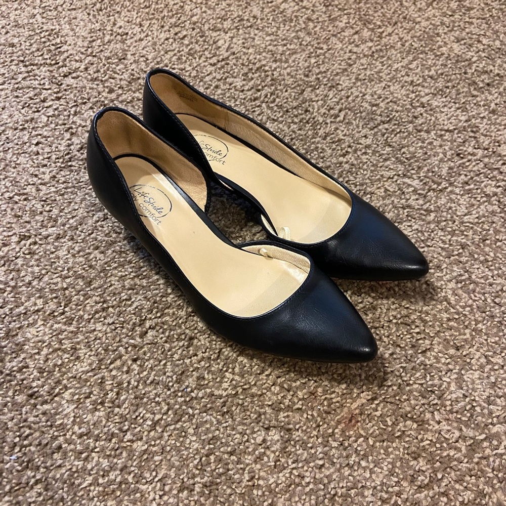 Life stride simply comfort black kitten heels